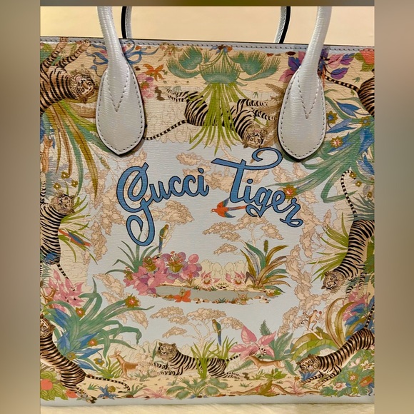 Like New GUCCI TIGER - Limited Edition Tote- w. matching dustbag & COA - Picture 3 of 8